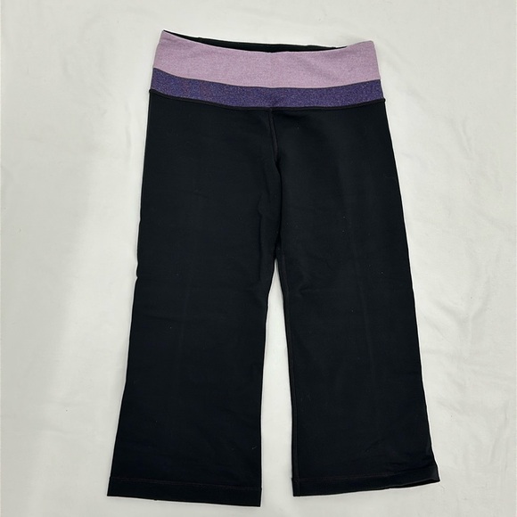 LULULEMON Groove Reversible Crop Size 4 - Picture 1 of 5